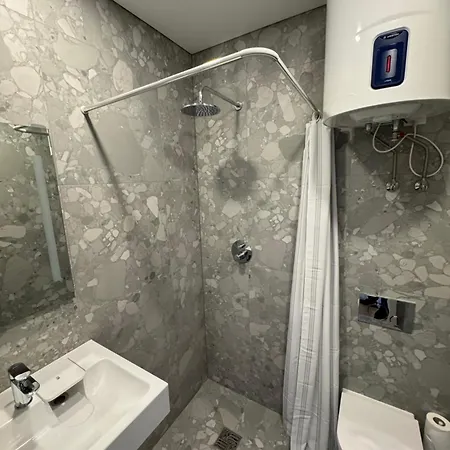 11a Airport Appartement *